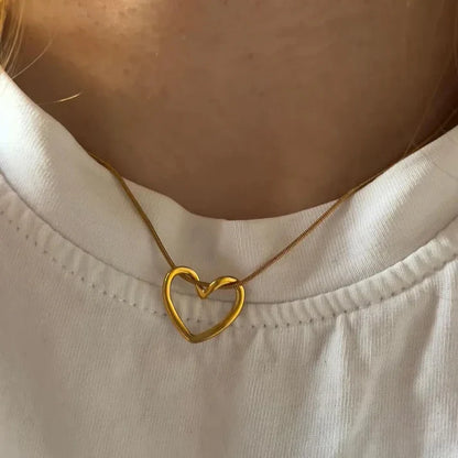 Heart Pendant Necklace - Elegant Love Gift Jewelry